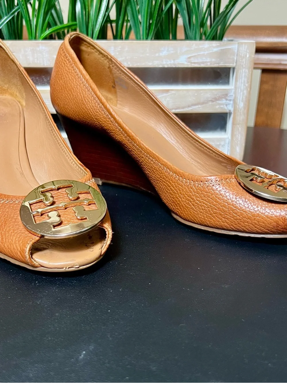 TORY BURCH Sally Peep Toe Camel Brown Leather Wedge & Gold Signature Medallion